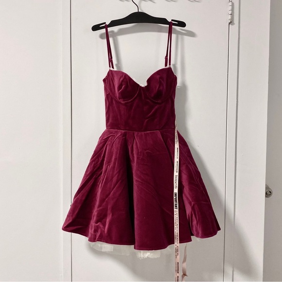 House of CB Dresses & Skirts - House of cb velvet Minimoiselle dress
